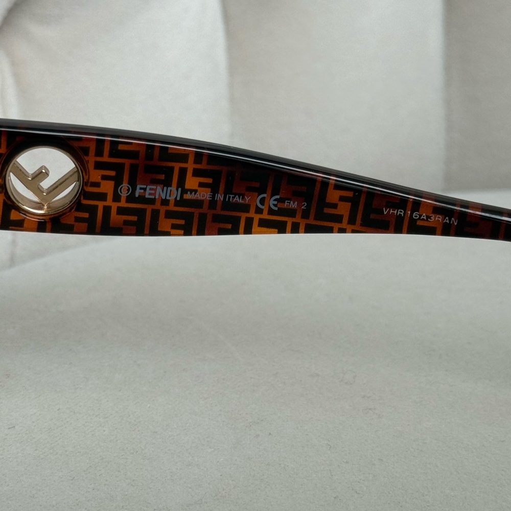 Fendi Women's Tortoiseshell Pattern Sunglasses - image 5